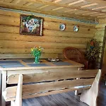 у медовому раю Rostoka (Transcarpathia)