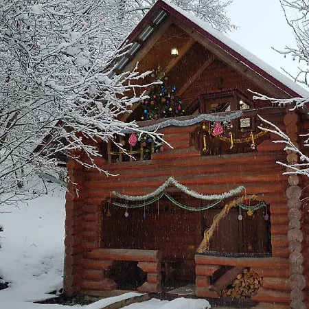 у медовому раю Сasa de vacaciones Rostoka (Transcarpathia)